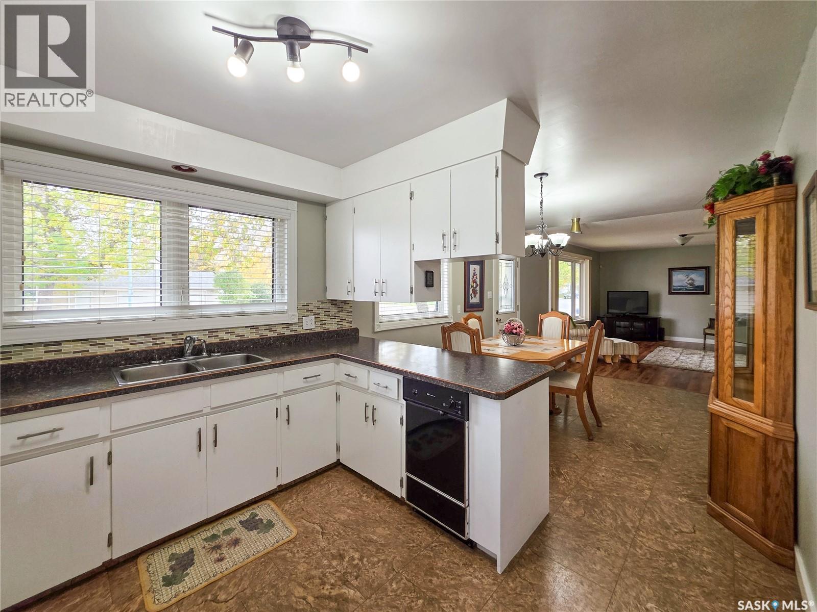202 7th AVENUE W - 11