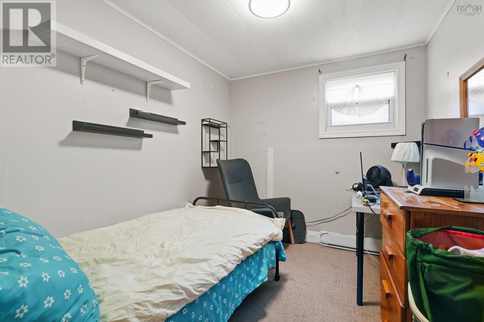 32 Earleton Avenue - 30
