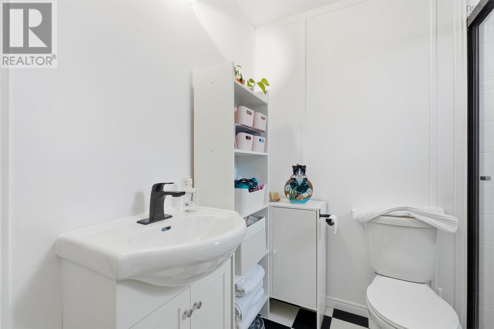 32 Earleton Avenue - 22