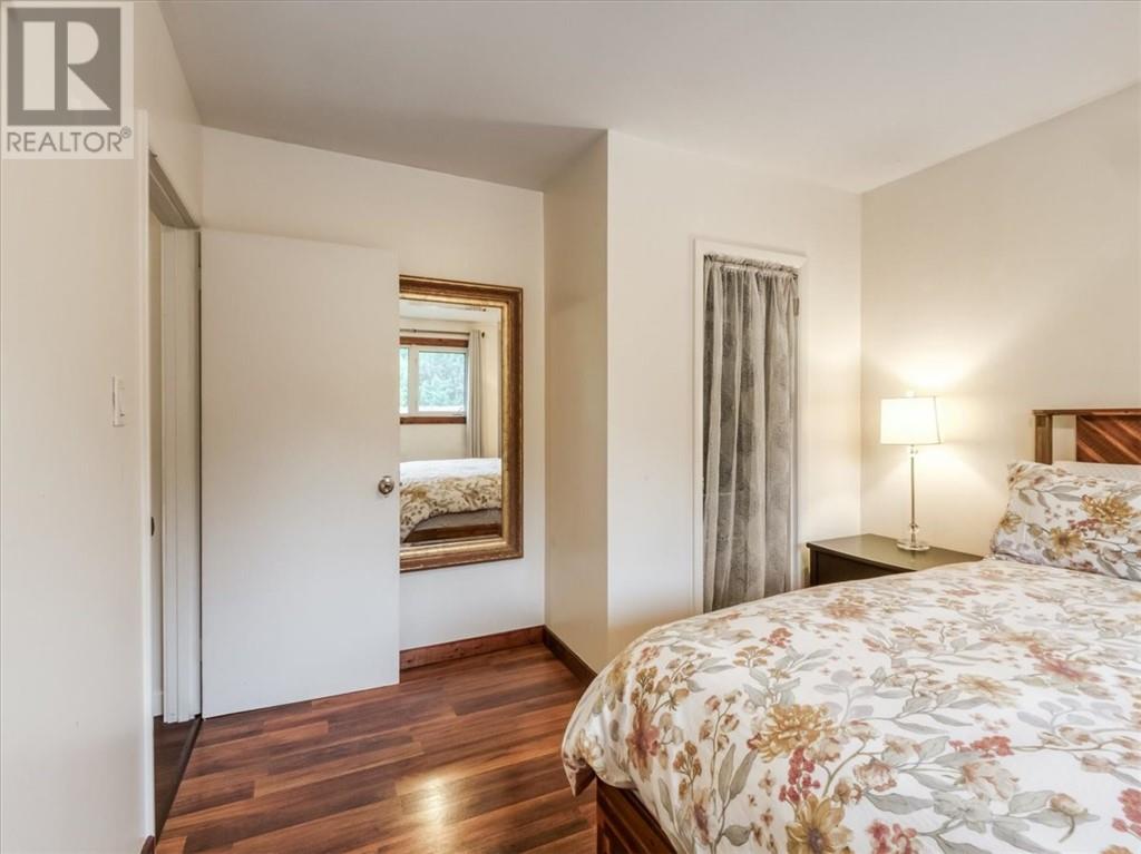 18 Wickwas Street - 22