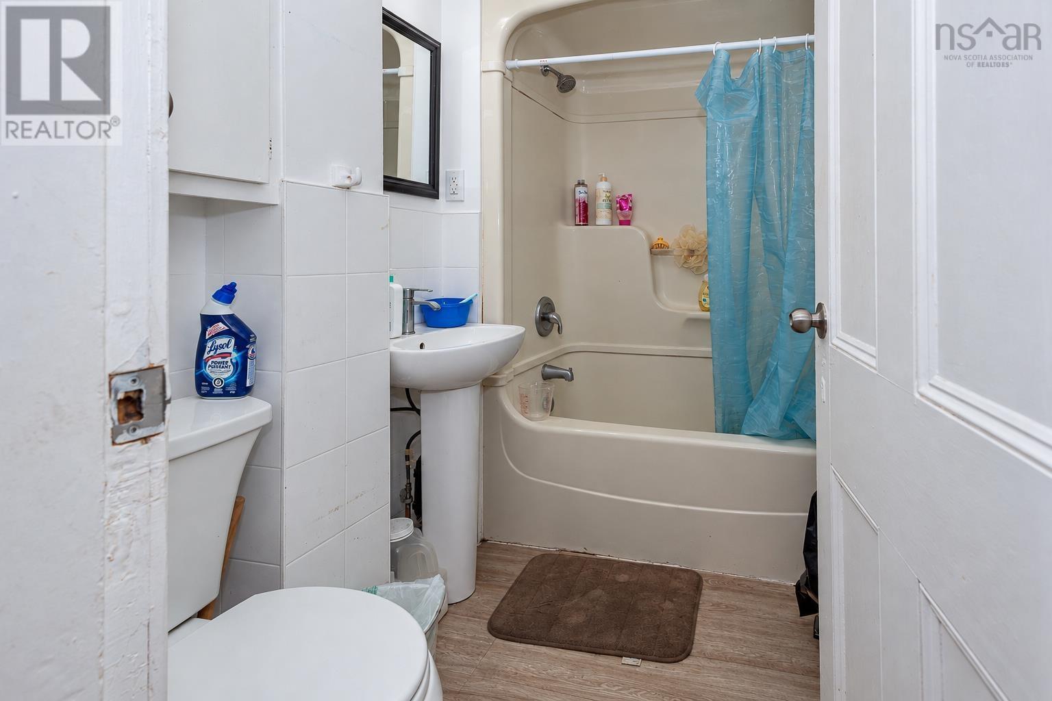 208 Whitney Avenue - Image 30