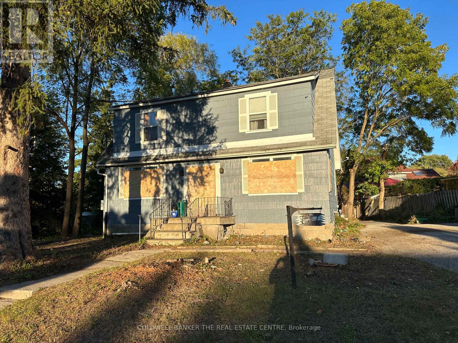 Photo 2 of 137 Wesley Street, Newmarket (Gorham-College Manor)