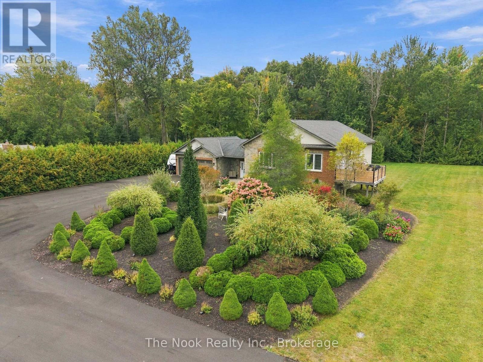 21611 Loyalist Parkway, Prince Edward County, ON photo 3