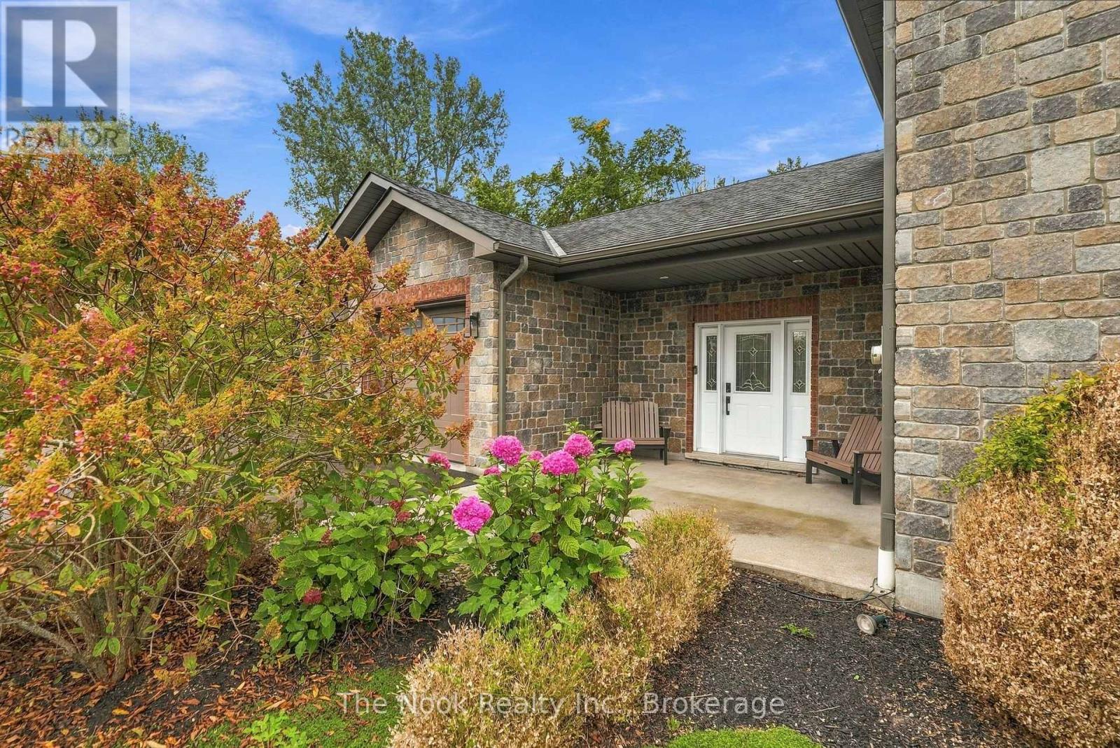 21611 Loyalist Parkway, Prince Edward County, ON photo 9