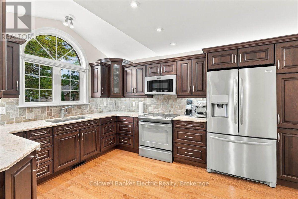35- 300 Franmor Drive, Peterborough, ON photo 8