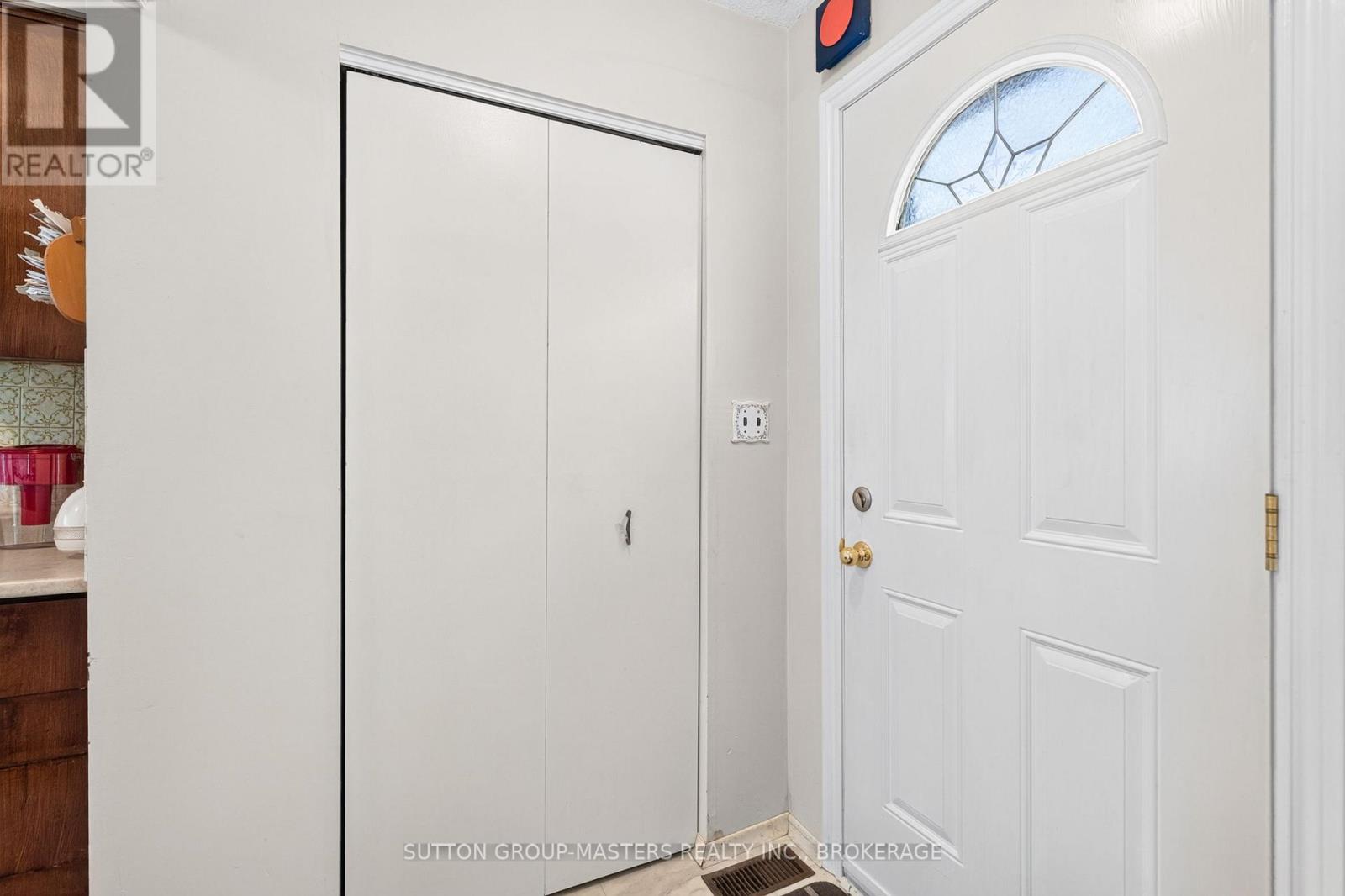 81 MARY STREET - 12