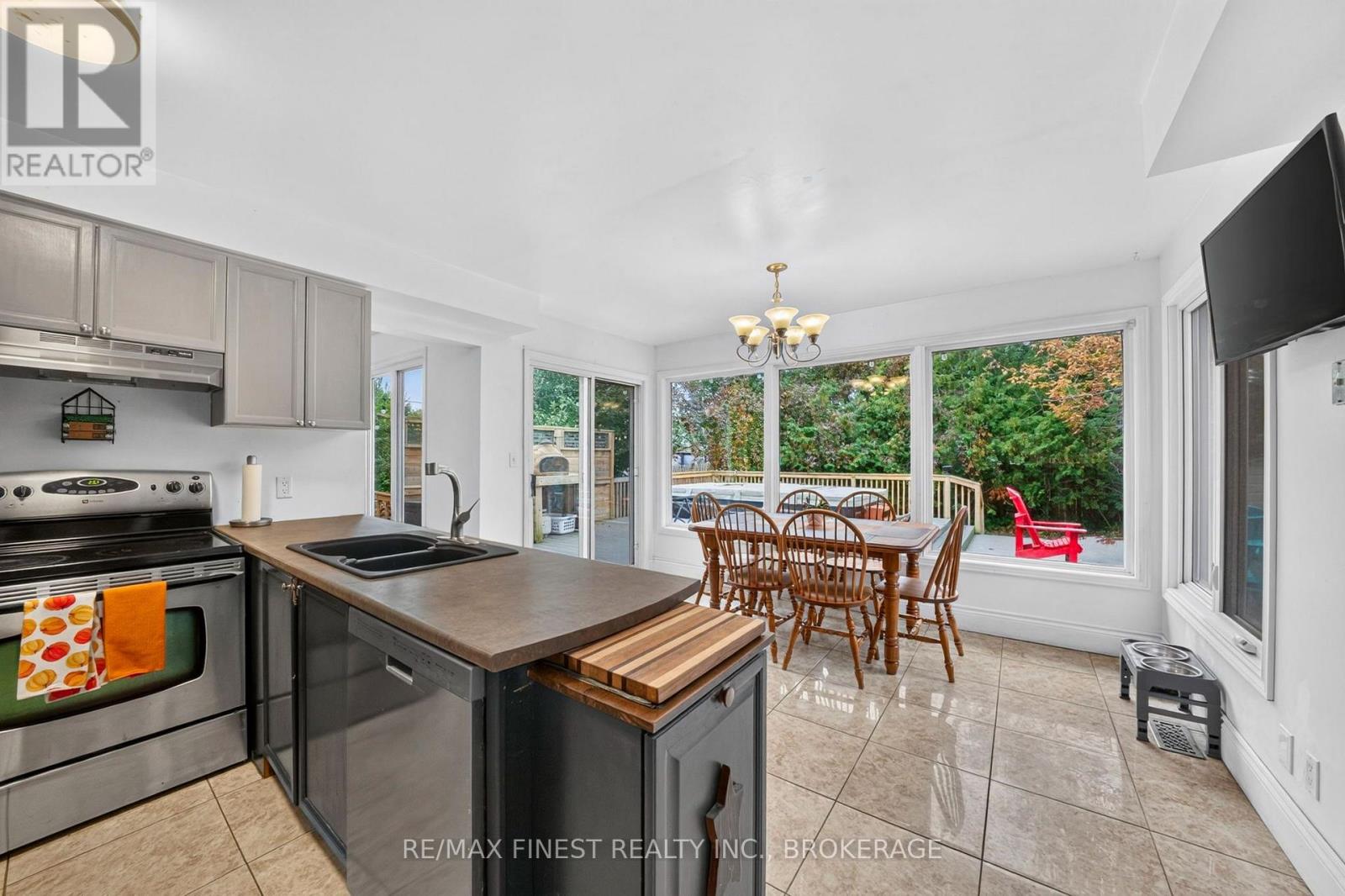 853 APPLE DOWN DRIVE - Image 11