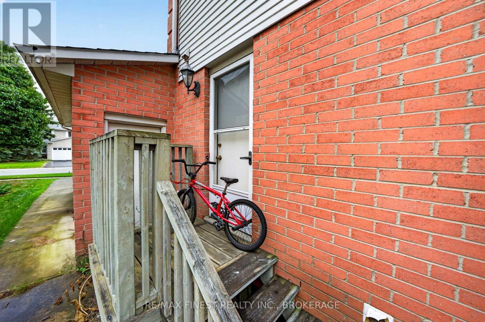 853 APPLE DOWN DRIVE - Image 27