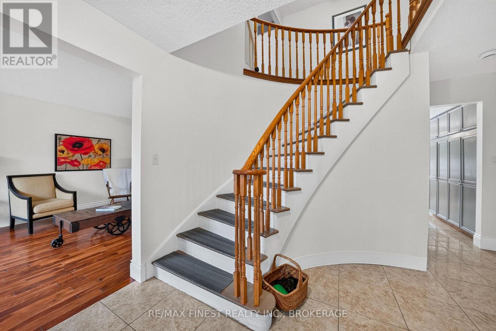 853 APPLE DOWN DRIVE - Image 4