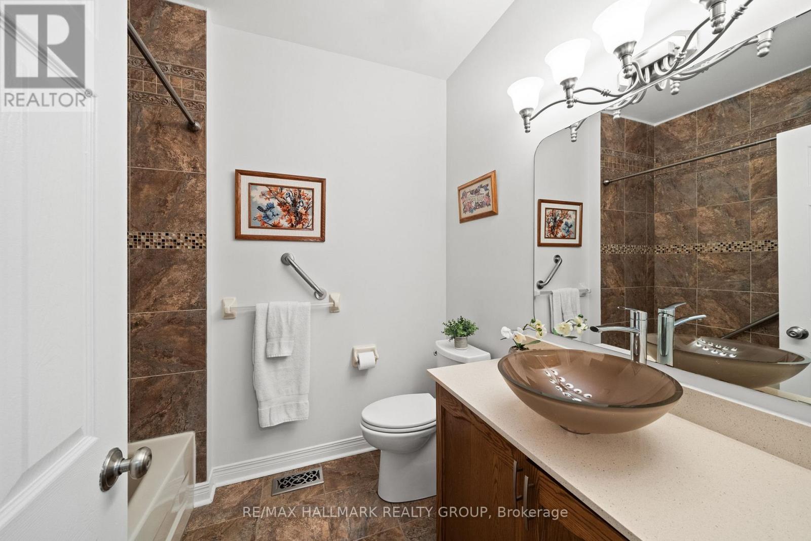 #19 1240 KILBORN PLACE - 8