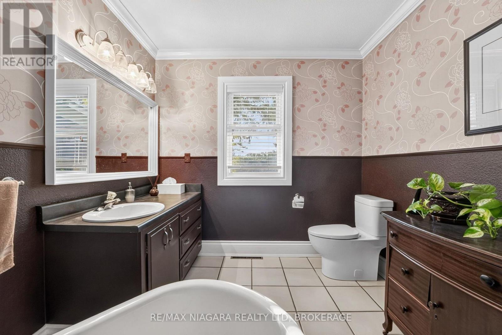 1577 GREGORY ROAD - 28