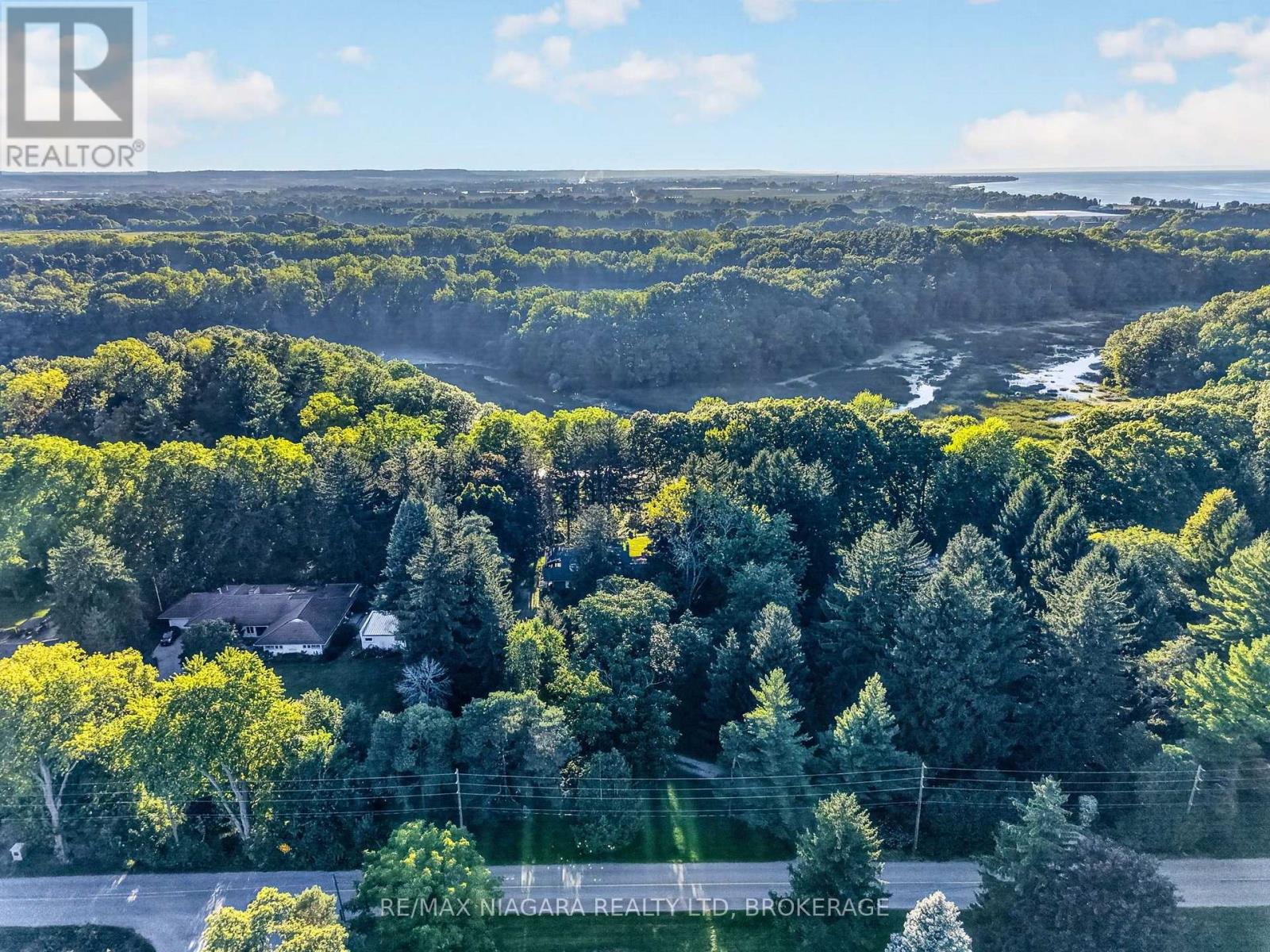 1577 GREGORY ROAD - 44