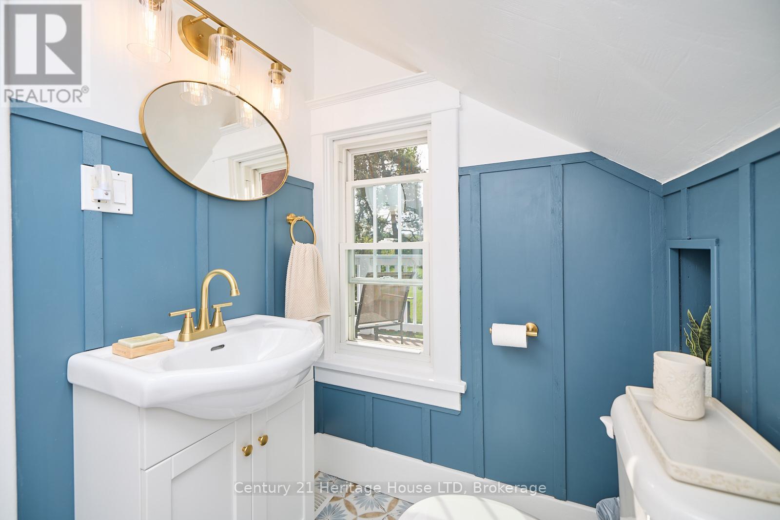 3426 King Street South — photo 34