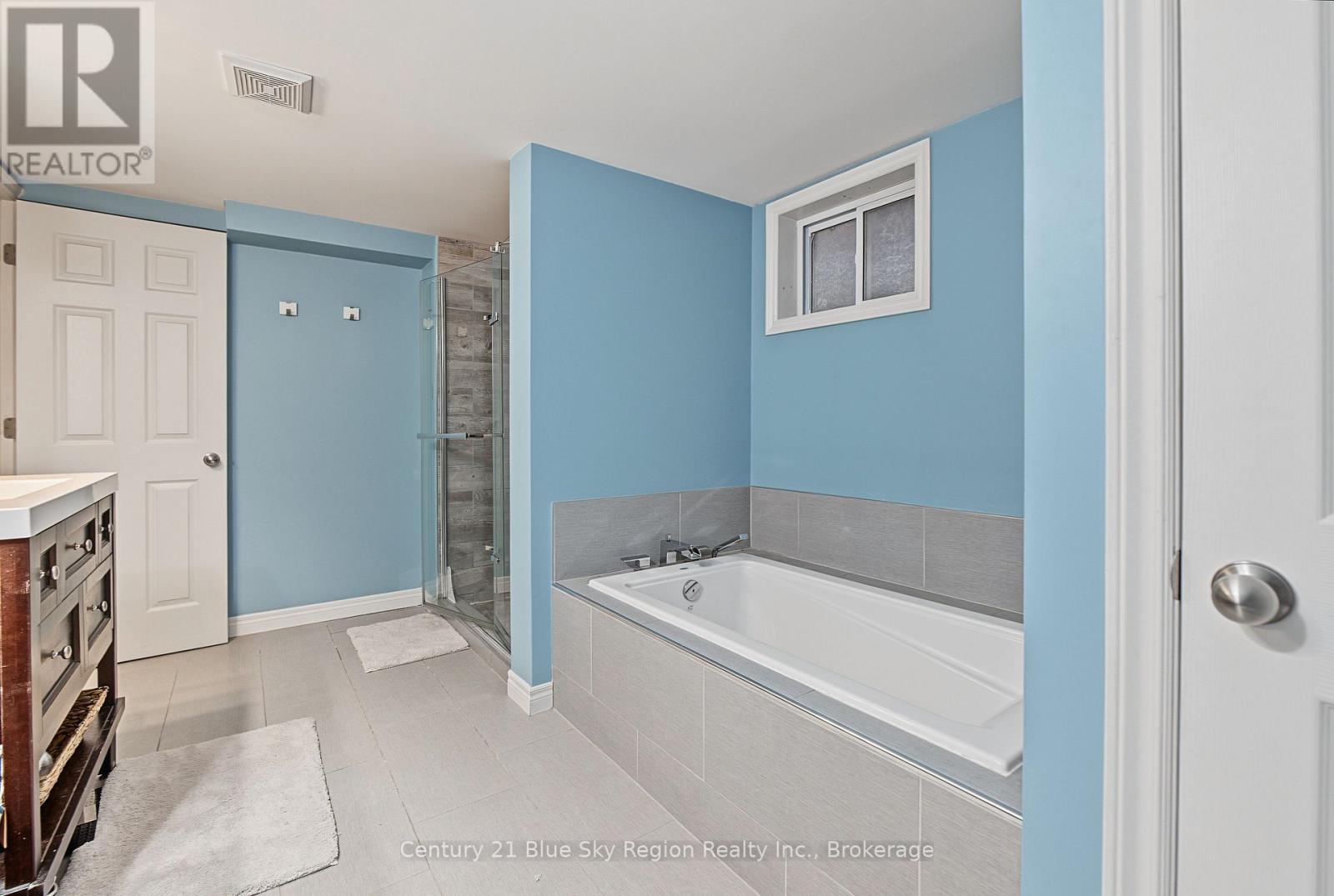267 BARBER AVENUE - 34