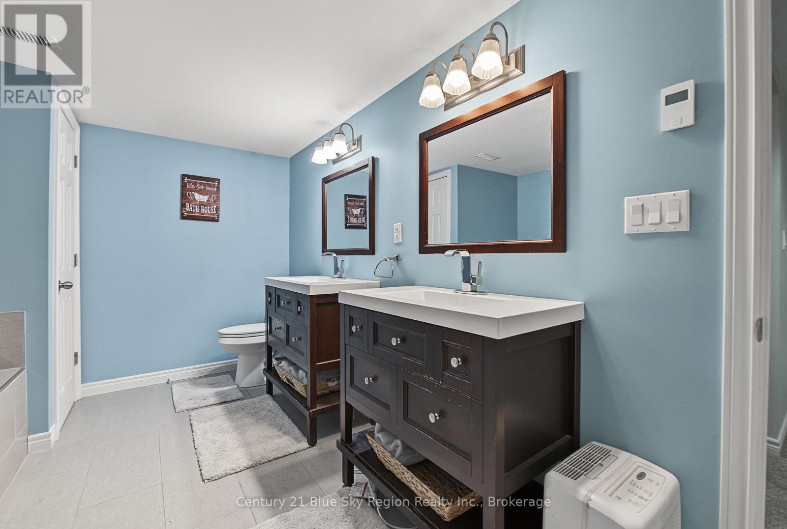 267 BARBER AVENUE - Image 33