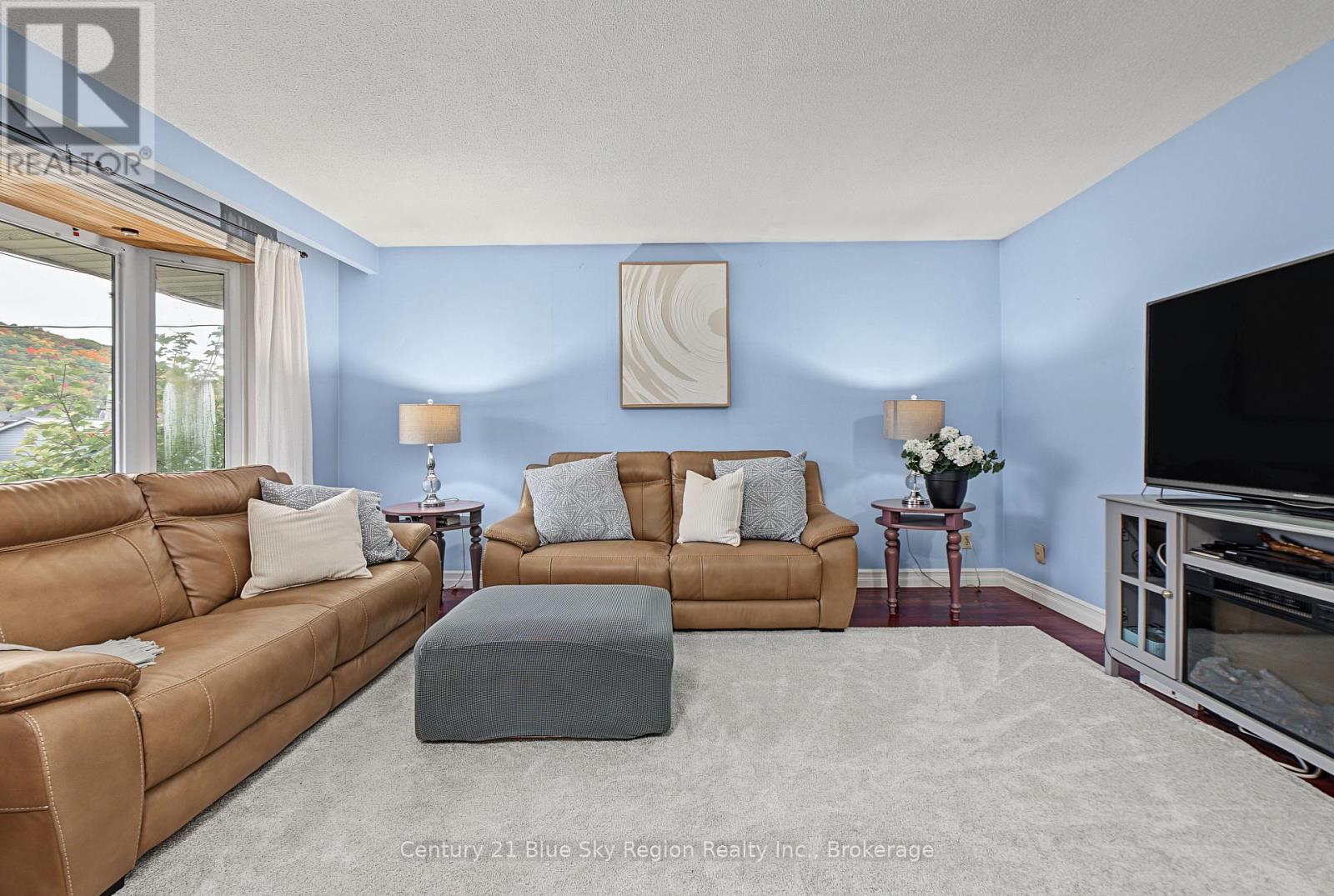 267 BARBER AVENUE - 4