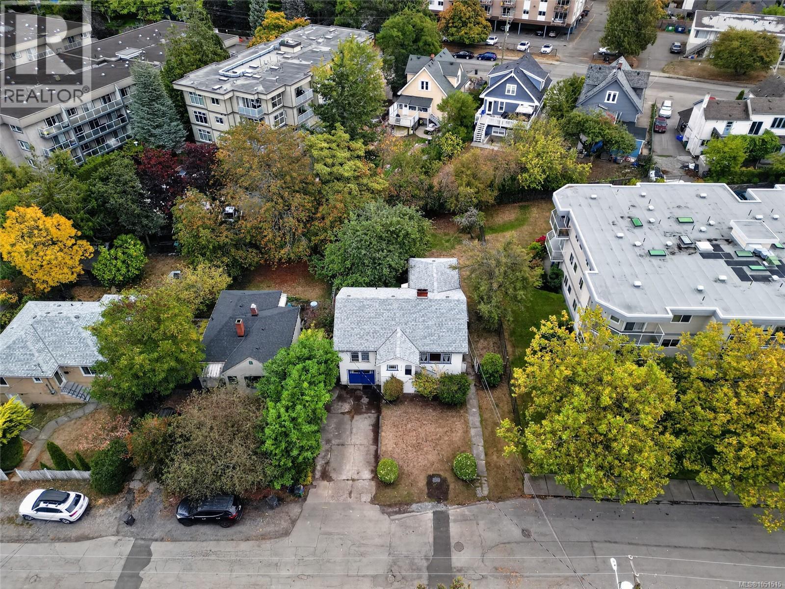3219 RUTLEDGE St - 37