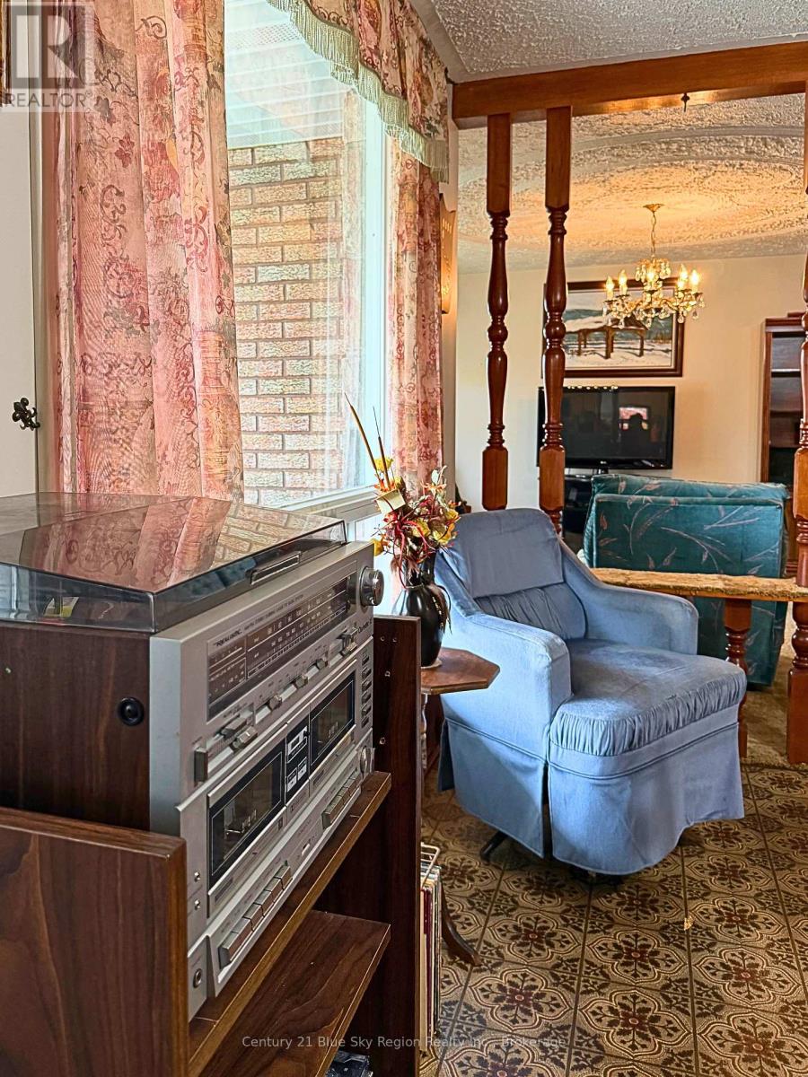 540 BISSETT STREET - 11