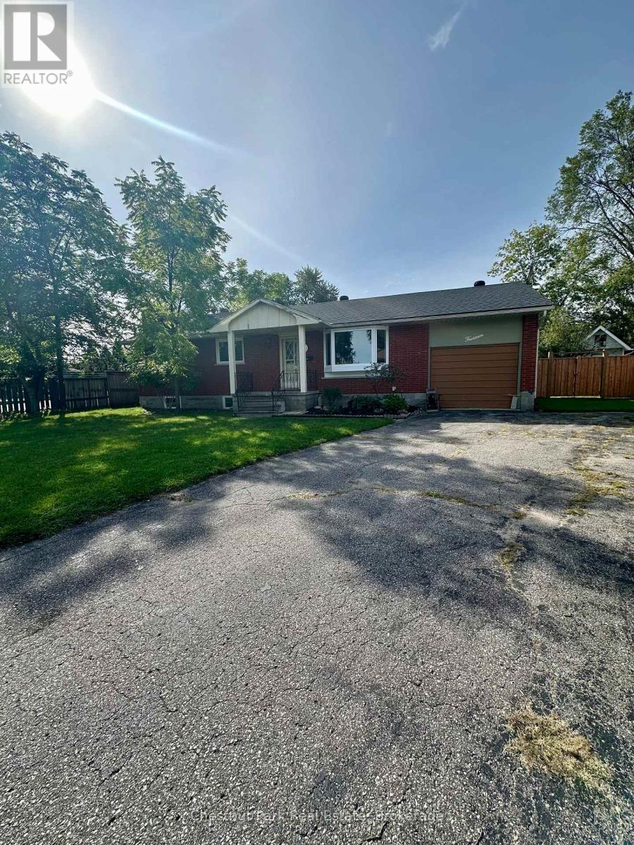 14 Brock Crescent, Collingwood photo 2