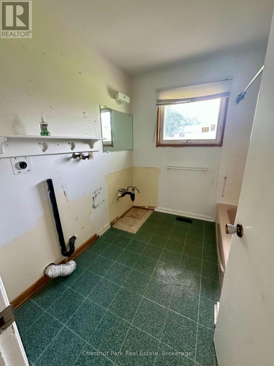 14 BROCK CRESCENT - 7