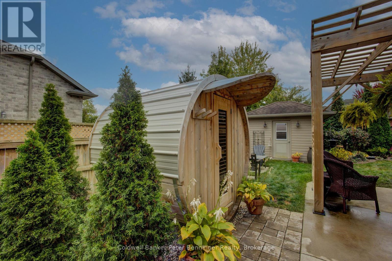 395 3RD STREET S - 33