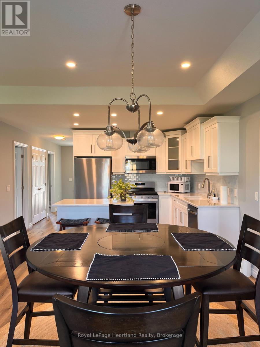 12 Sweetwater Drive South — photo 4