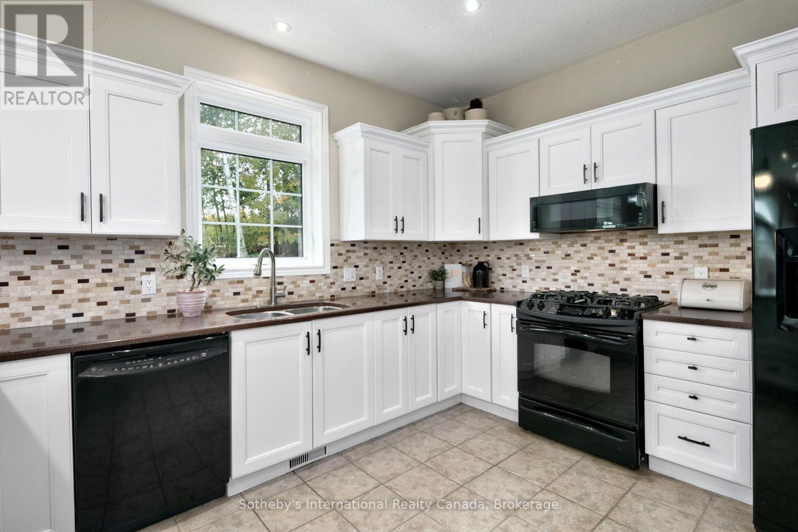 118 LANDRY LANE - Image 10
