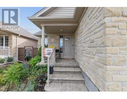 Bathroom - 18 Mullin Drive, Guelph, ON N1E1B5 Photo 6