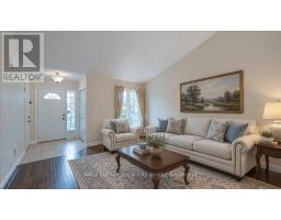 Kitchen - 18 Mullin Drive, Guelph, ON N1E1B5 Photo 9