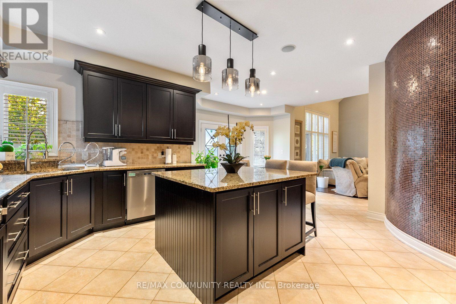 353 Shipway Avenue, Clarington, ON photo 17