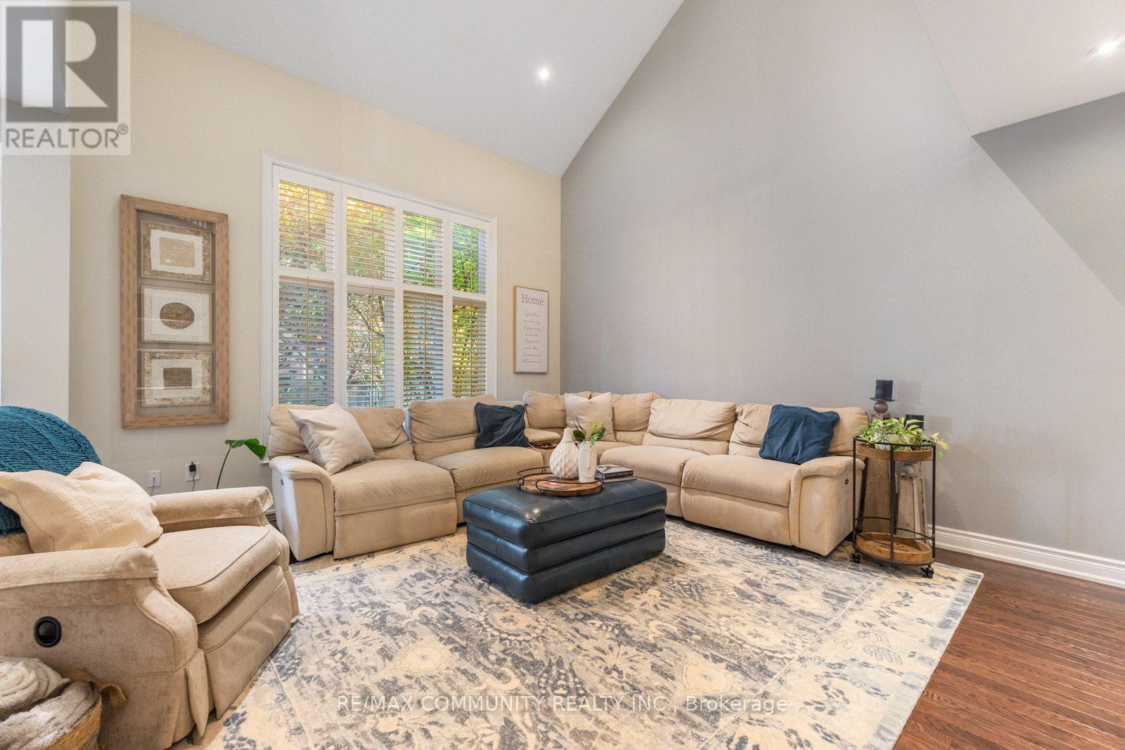 353 Shipway Avenue, Clarington, ON photo 9