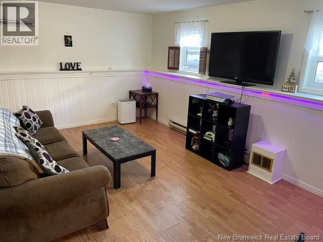 18 Partellow Street - 16