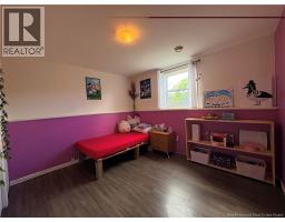 18 Partellow Street, photo 17