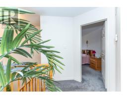 12 Touchstone Drive, Toronto, ON M6M5L2 Photo 25