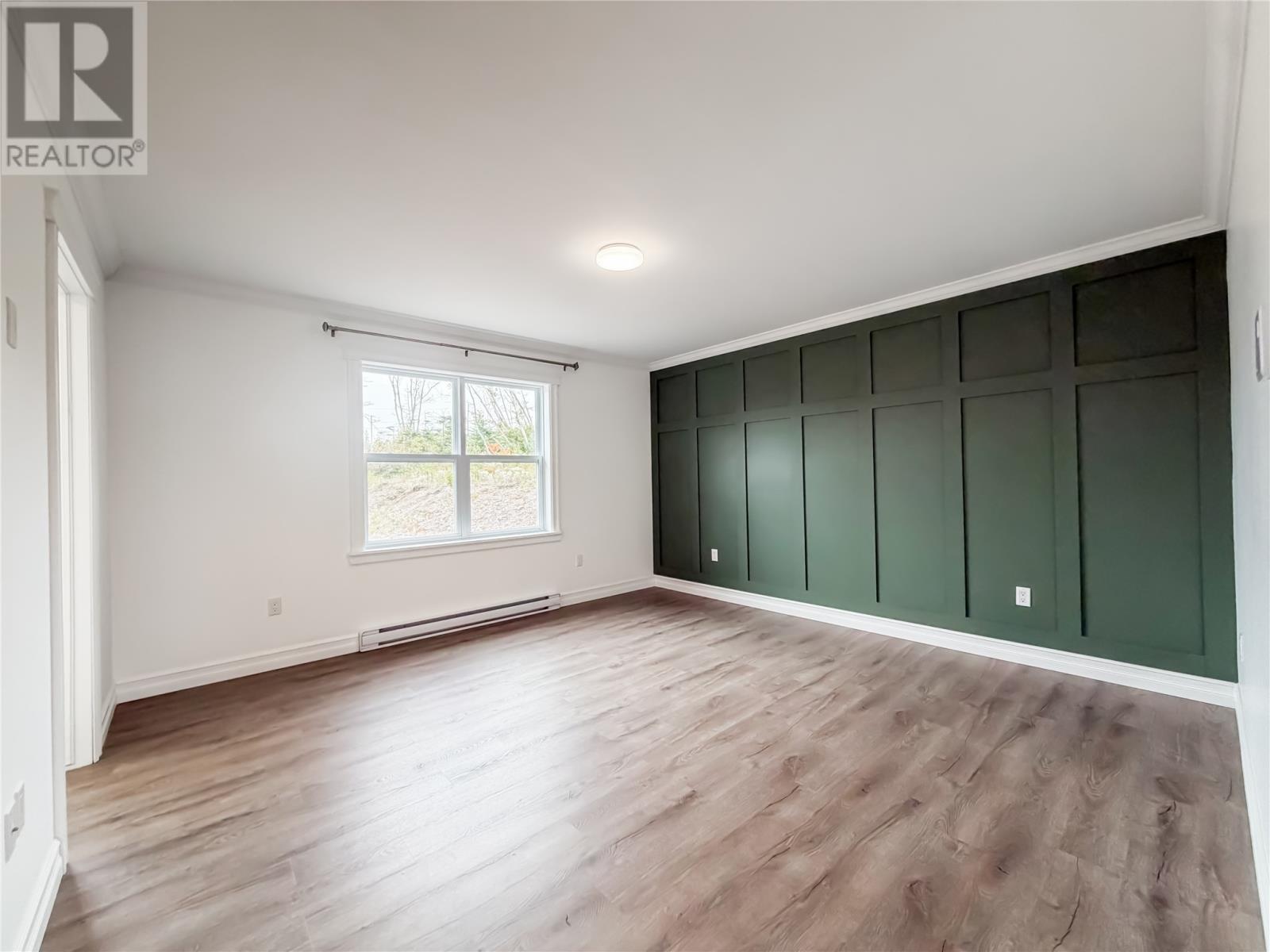 6 South West Crescent - 19
