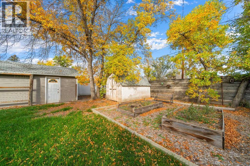 106 8 Avenue W - Image 26