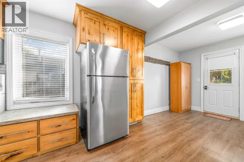 106 8 Avenue W - Image 7