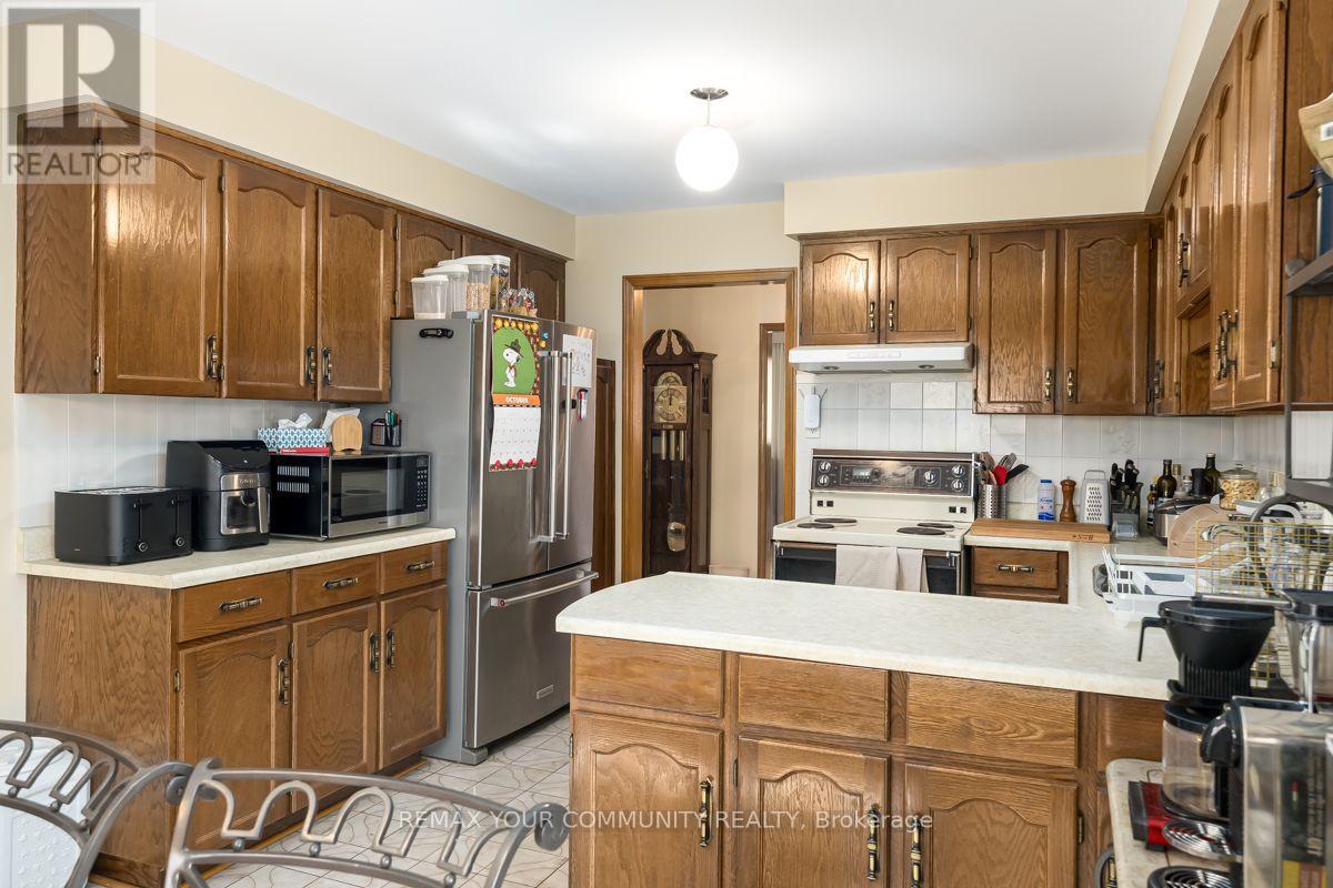 55 Thistle Ridge Drive, Vaughan, ON photo 10