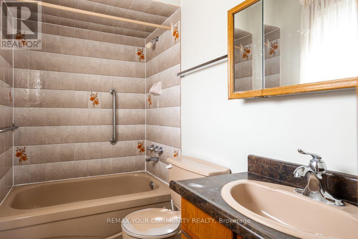 55 THISTLE RIDGE DRIVE - 17