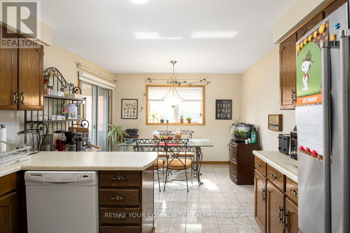55 Thistle Ridge Drive, Vaughan, ON photo 9