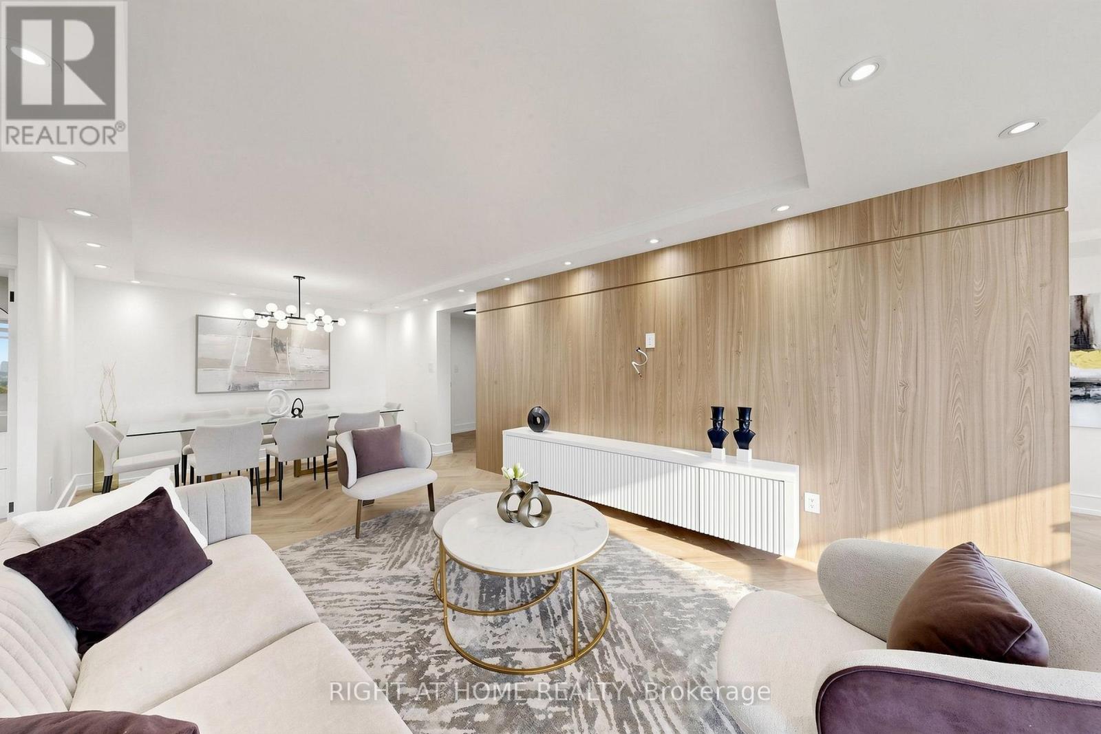 1506- 7 Townsgate Drive, Vaughan, ON photo 2