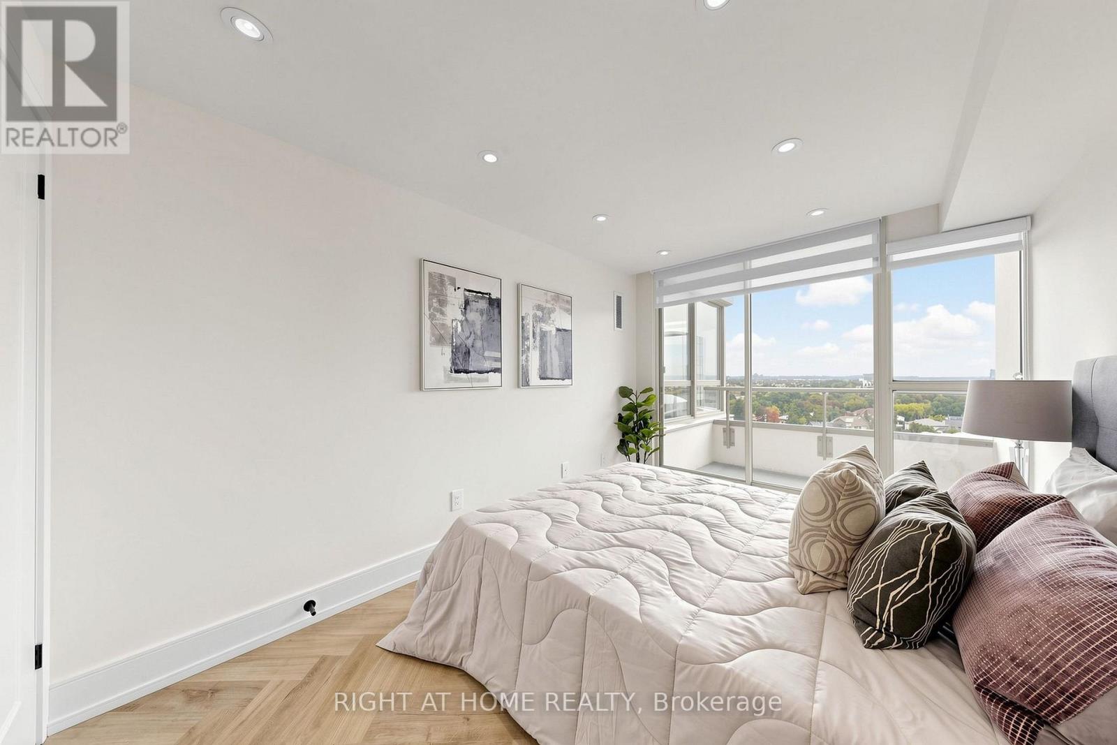 #1506 7 TOWNSGATE DRIVE - 35
