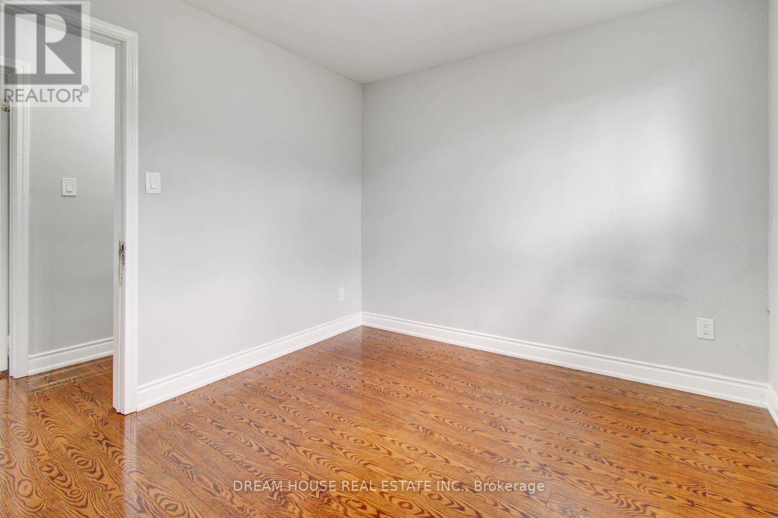 3764 WYEWOOD ROAD - 23