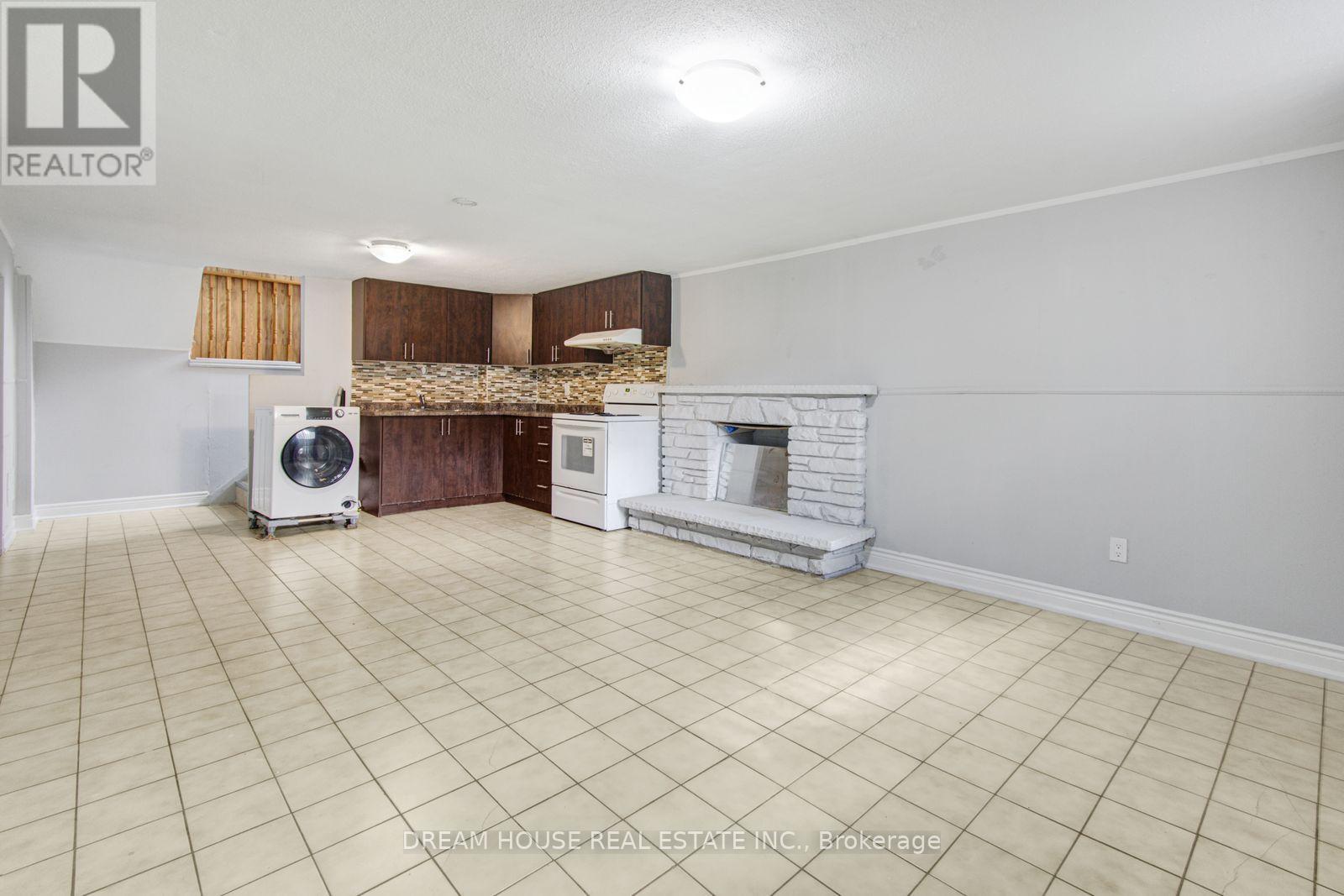 3764 WYEWOOD ROAD - 36