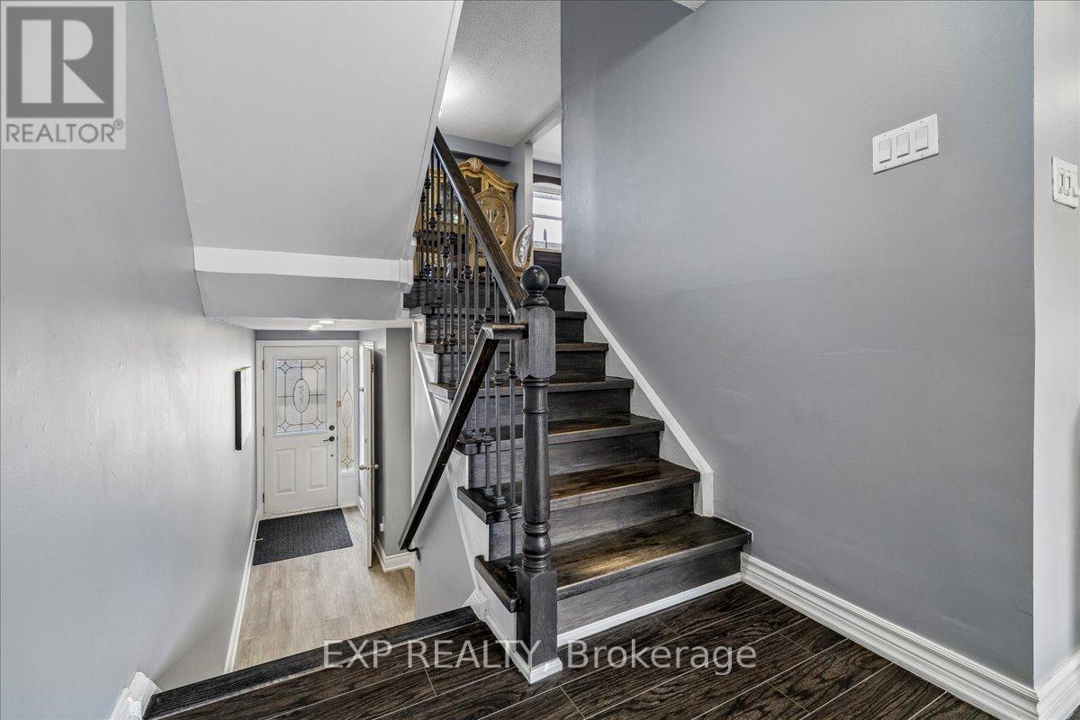 #52 371 BRONTE STREET S - 15