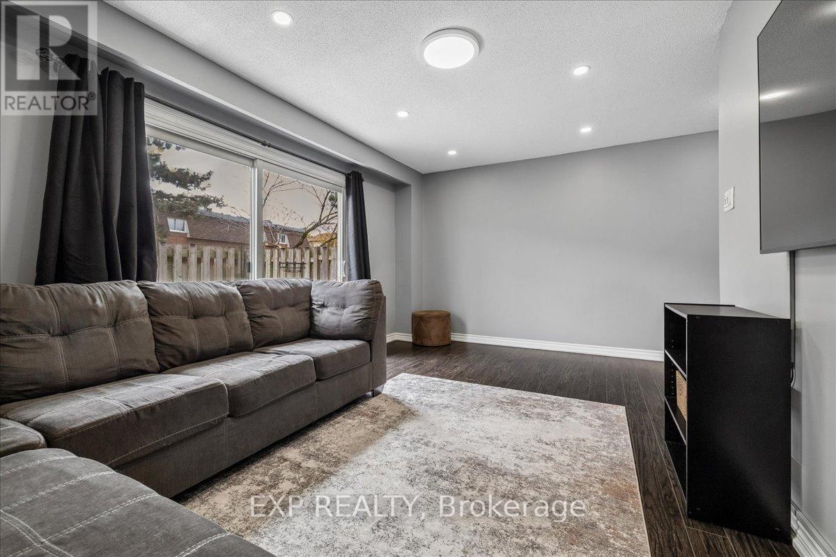 #52 371 BRONTE STREET S - 8