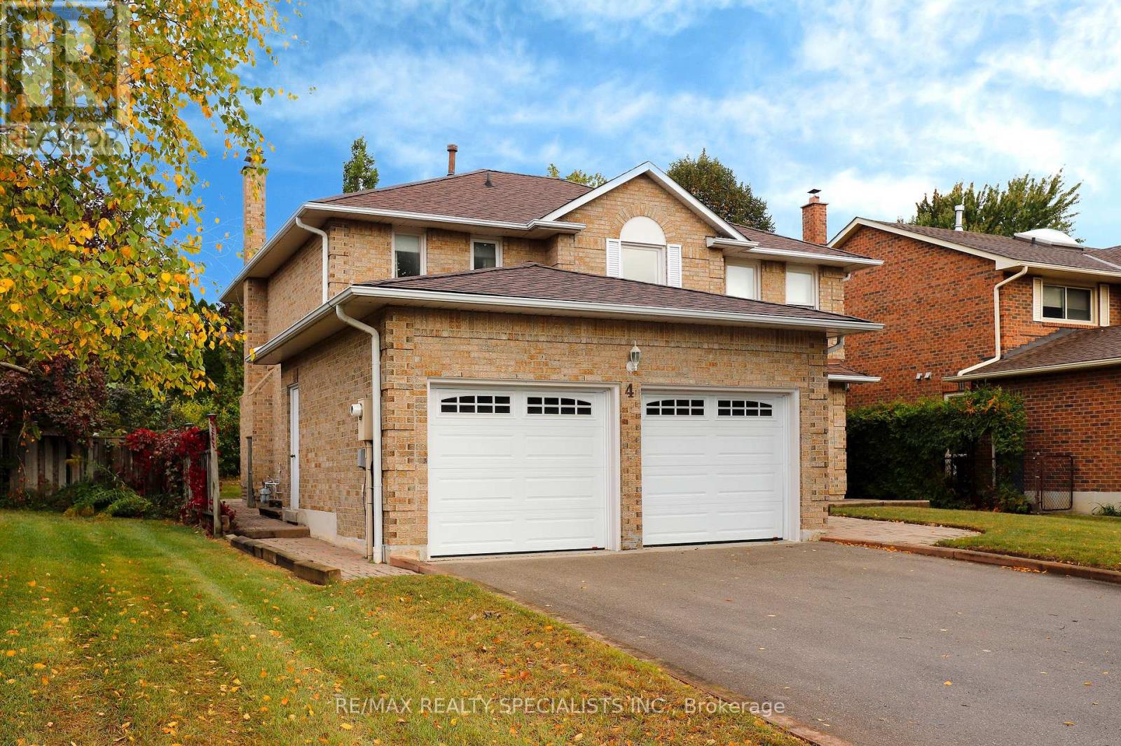 4 Mowat Court, Brampton, ON photo 2
