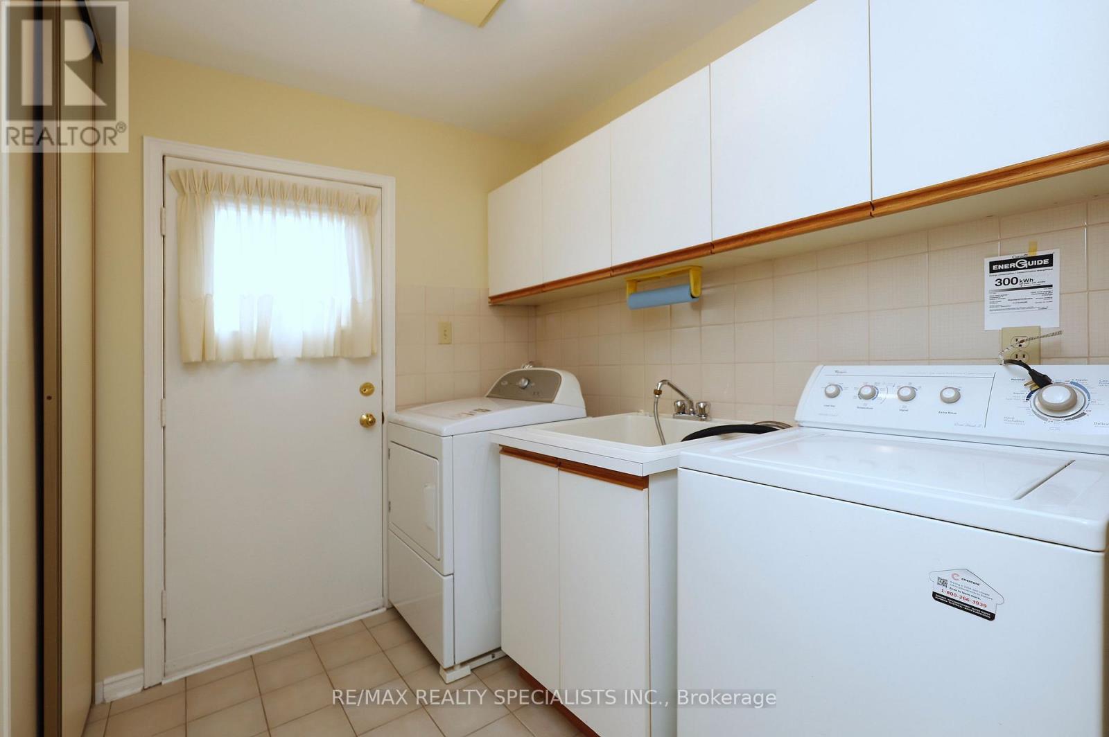 4 Mowat Court, Brampton, ON photo 26