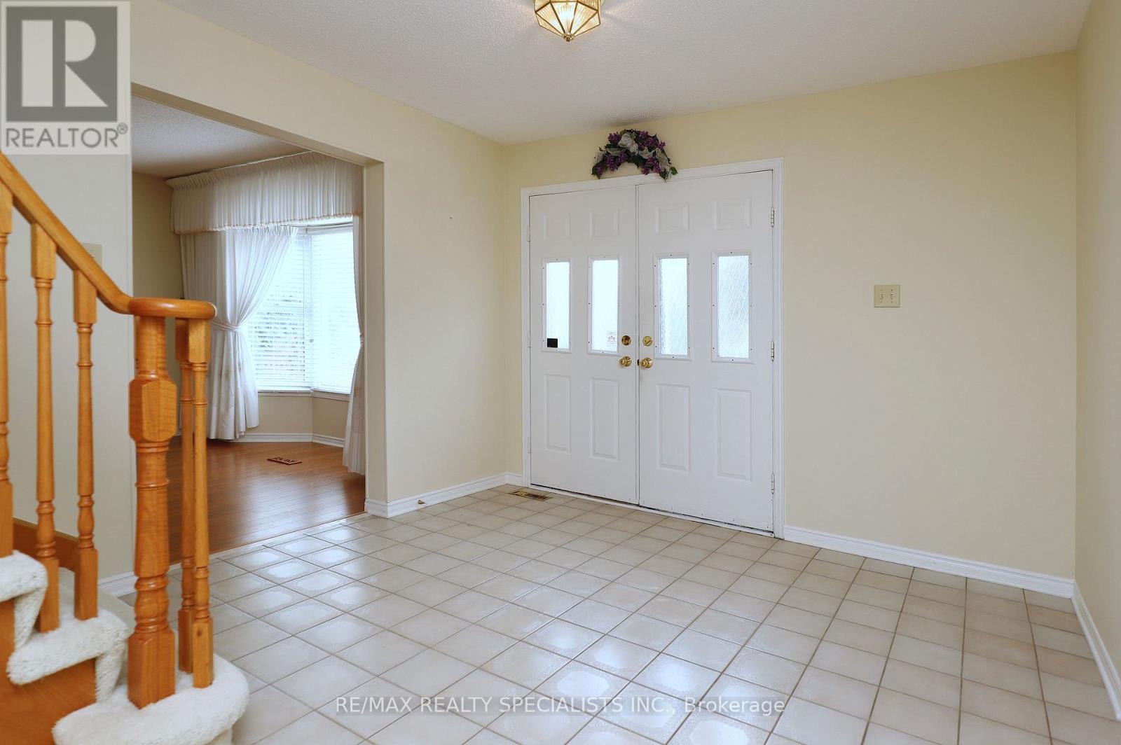 4 MOWAT COURT - 4
