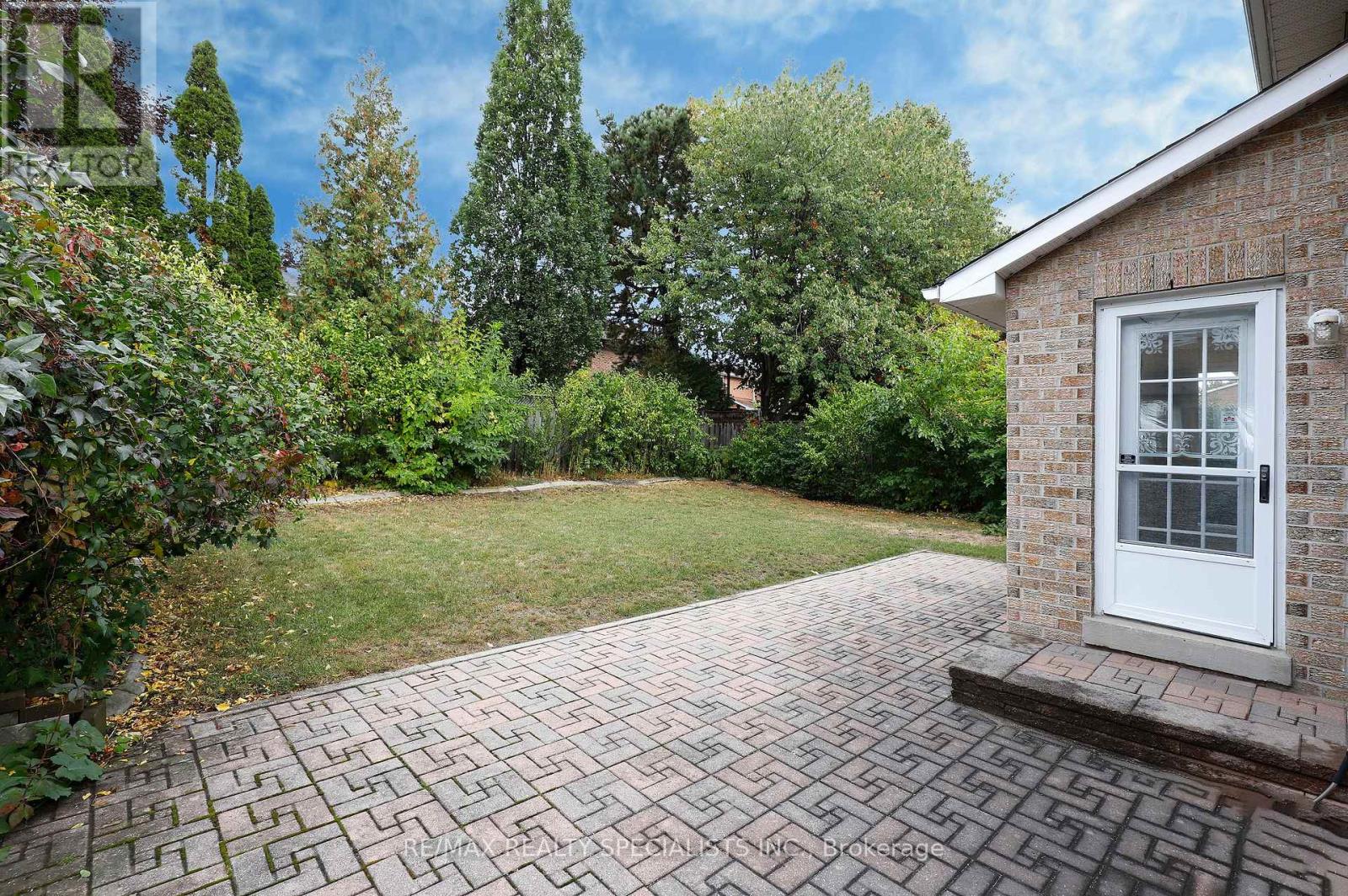 4 Mowat Court, Brampton, ON photo 47